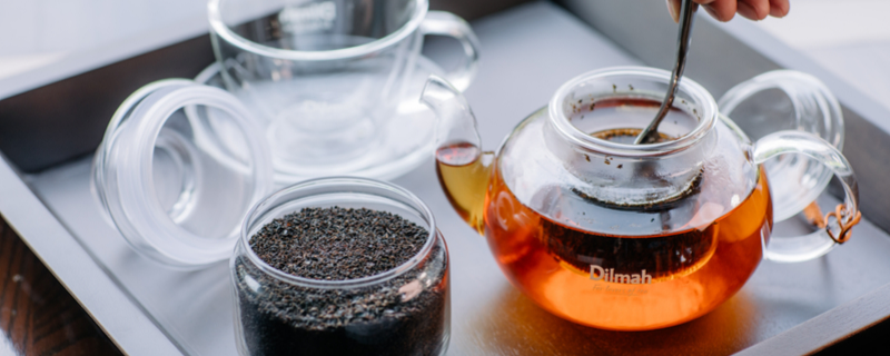 http://shop.dilmahtea.com/cdn/shop/articles/Beginner_s_Guide_to_Loose_Leaf_Tea.png?v=1646681608